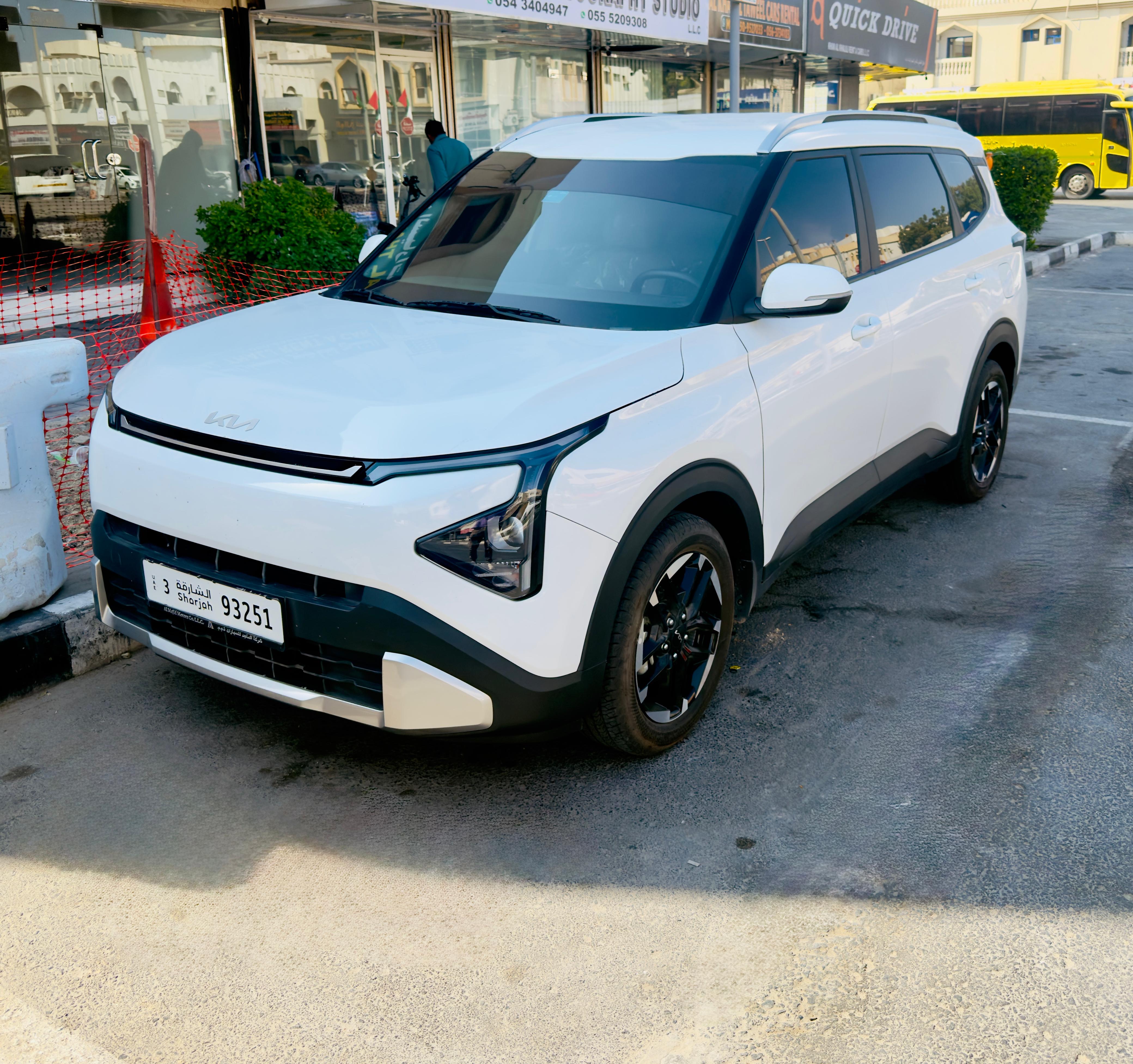 Kia Carens — Rukin Rent A Car Sharjah